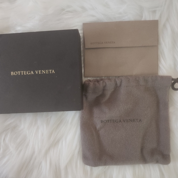 AUTHENTIC NWOT BOTTEGA VENETA ID CARD HOLDER unisex - Picture 3 of 4